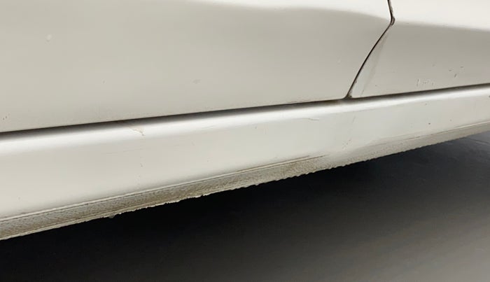 2015 Honda City 1.5L I-VTEC SV, Petrol, Manual, 97,657 km, Right running board - Paint is slightly faded
