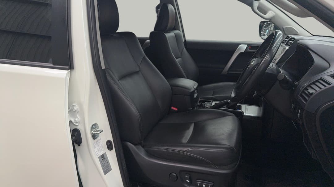 2022 Toyota Landcruiser Prado Gxl, Automatic, 39386 km, Right Side Front Door Cabin View