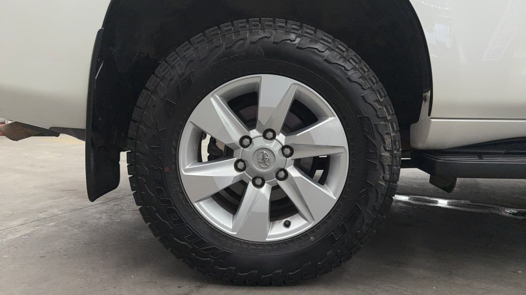 2022 Toyota Landcruiser Prado Gxl, Automatic, 39386 km, Right Rear Wheel