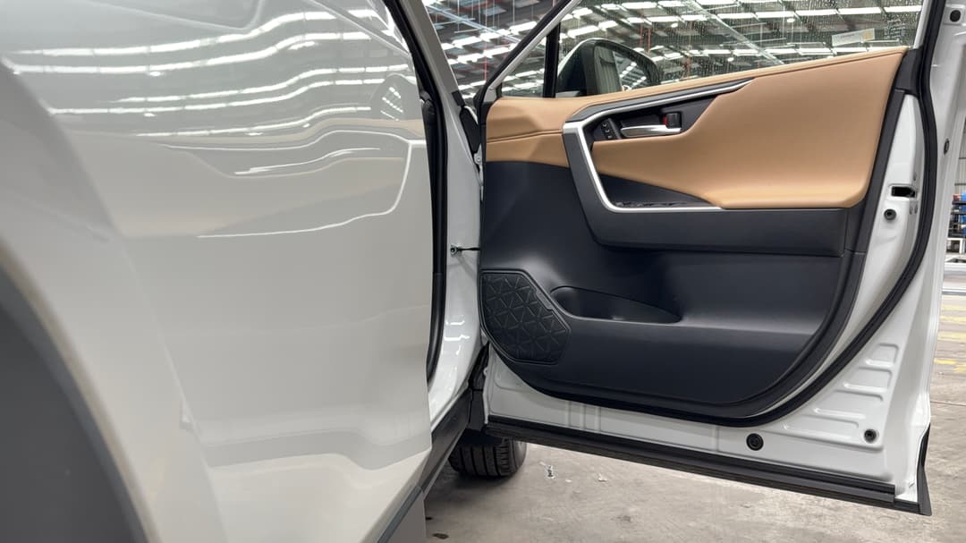 2024 Toyota RAV4 Cruiser (AWD) Hybrid, Automatic, 29409 km, Speaker View