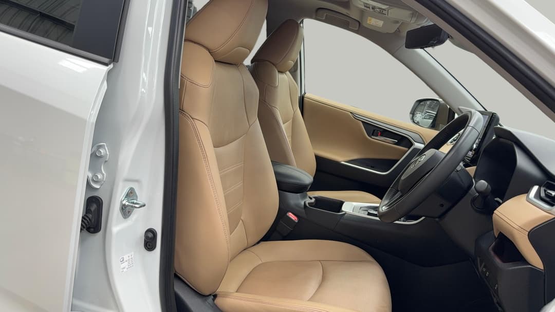 2024 Toyota RAV4 Cruiser (AWD) Hybrid, Automatic, 29409 km, Right Side Front Door Cabin View