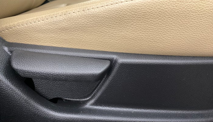 2018 Hyundai Eon ERA PLUS, Petrol, Manual, 14,571 km, Driver Side Adjustment Panel