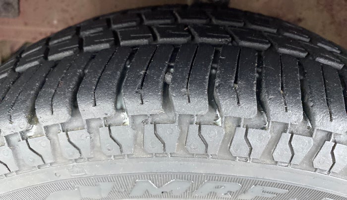 2018 Hyundai Eon ERA PLUS, Petrol, Manual, 14,571 km, Left Front Tyre Tread