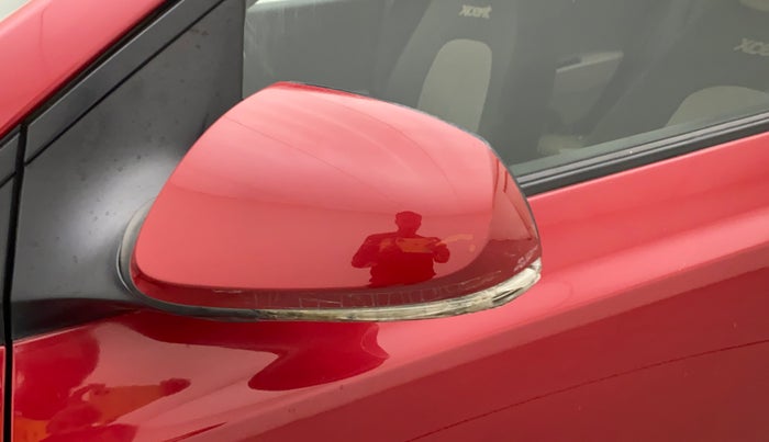 2014 Hyundai Xcent SX 1.2 (O), CNG, Manual, 80,533 km, Left rear-view mirror - Indicator light has minor damage
