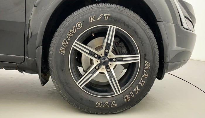 2019 Mahindra XUV500 W7, Diesel, Manual, 39,455 km, Right Front Wheel