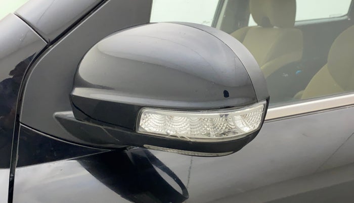 2019 Mahindra XUV500 W7, Diesel, Manual, 39,455 km, Left rear-view mirror - Indicator light has minor damage