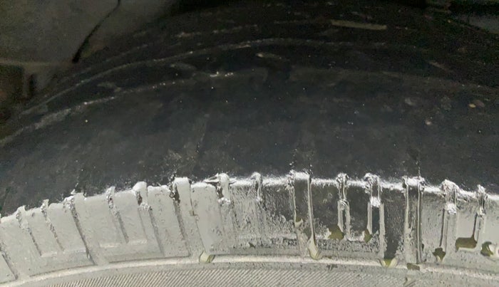 2019 Mahindra XUV500 W7, Diesel, Manual, 39,455 km, Left Rear Tyre Tread