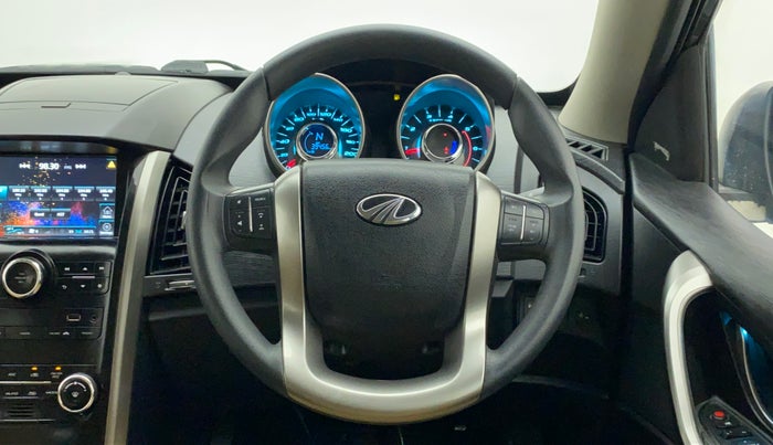 2019 Mahindra XUV500 W7, Diesel, Manual, 39,455 km, Steering Wheel Close Up