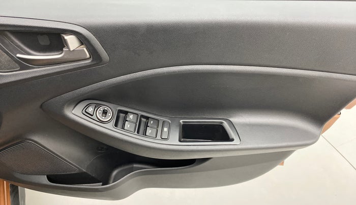 2017 Hyundai i20 Active 1.4 SX, Diesel, Manual, 33,802 km, Driver Side Door Panels Control
