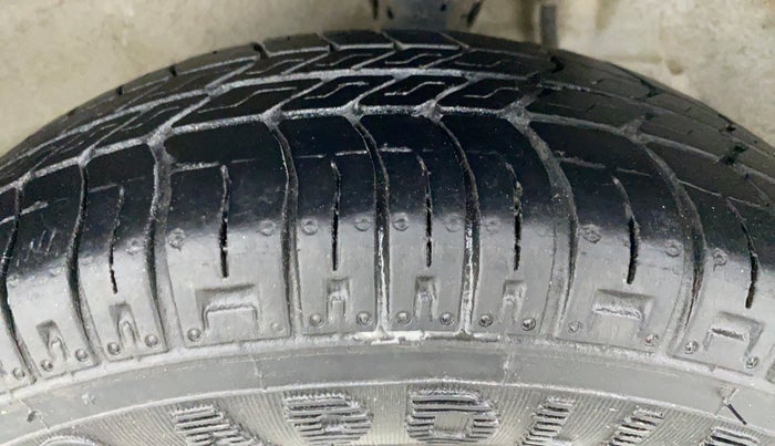 2018 Maruti Alto 800 LXI, Petrol, Manual, 19,295 km, Left Front Tyre Tread