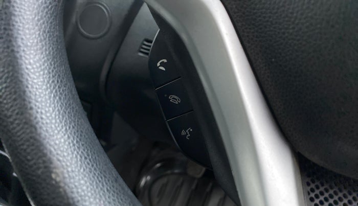 2017 Honda WR-V 1.2 i-VTEC VX MT, CNG, Manual, 60,516 km, Steering wheel - Phone control not functional