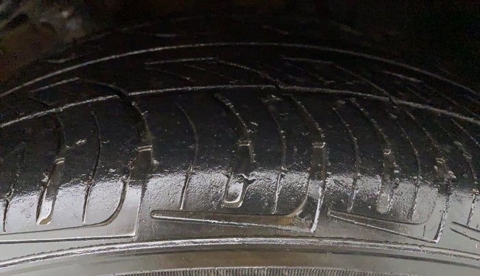2019 Hyundai Verna 1.6 SX VTVT (O), Petrol, Manual, 32,226 km, Left Front Tyre Tread