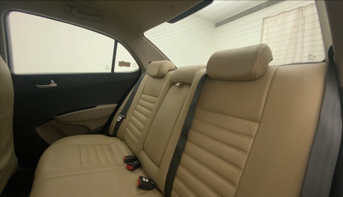 2014 Hyundai Xcent S (O) 1.2, Petrol, Manual, 20,179 km, Right Side Rear Door Cabin