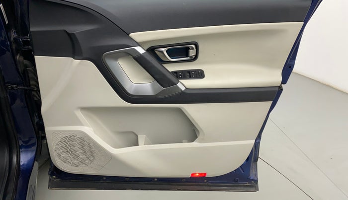 2021 Tata Safari XZA+  KRYOTEC, Diesel, Automatic, 45,865 km, Driver Side Door Panels Control
