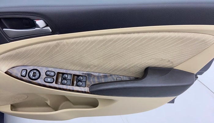 2016 Hyundai Verna FLUIDIC 1.6 VTVT SX AT, Petrol, Automatic, 76,235 km, Driver Side Door Panels Control
