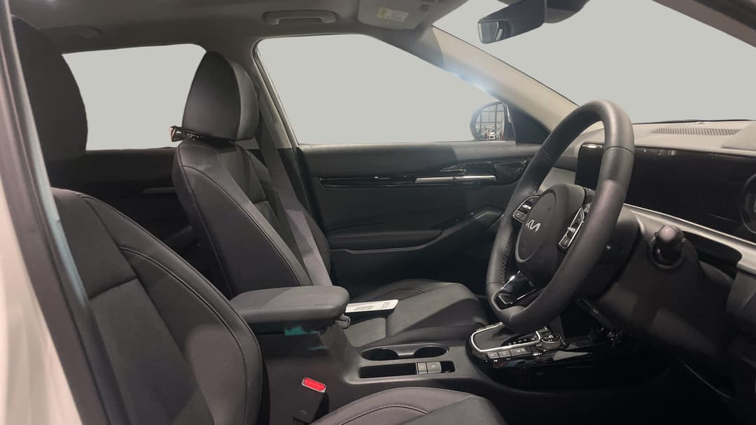 2025 Kia Seltos Gt-line (AWD) (sunroof), Automatic, 669 km, Right Side Front Door Cabin View