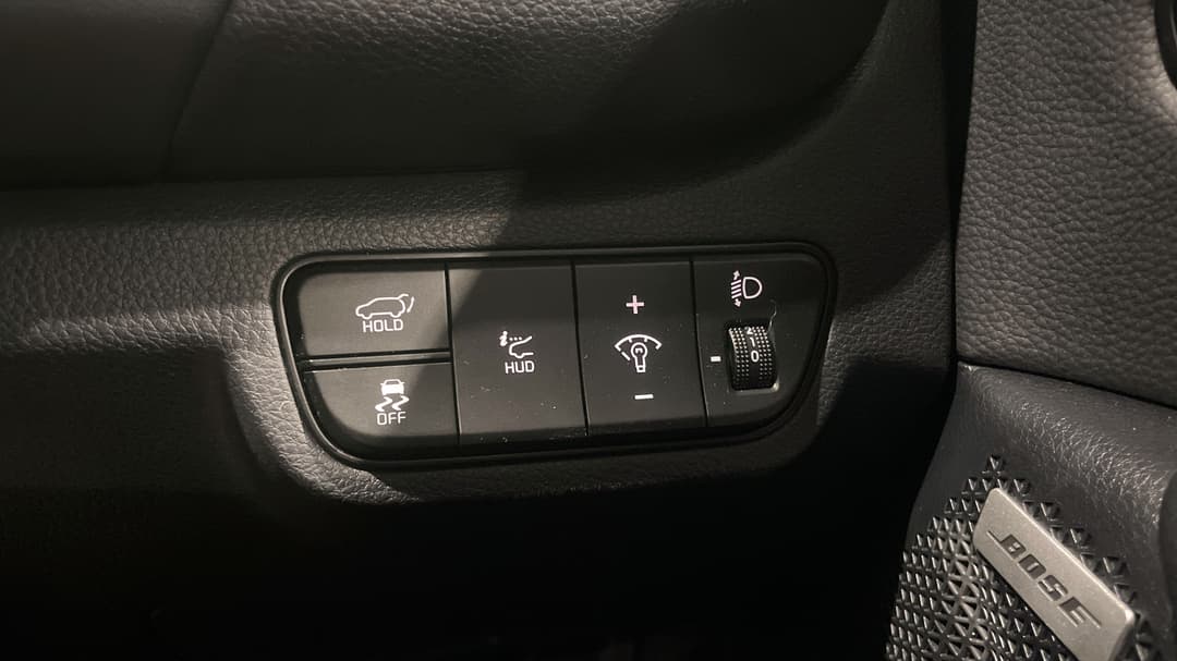 2025 Kia Seltos Gt-line (AWD) (sunroof), Automatic, 669 km, Utility Switches/Buttons