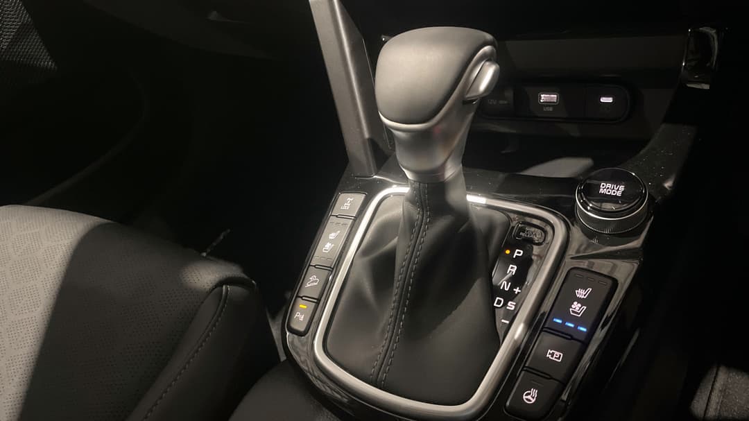 2025 Kia Seltos Gt-line (AWD) (sunroof), Automatic, 669 km, Gear Lever 