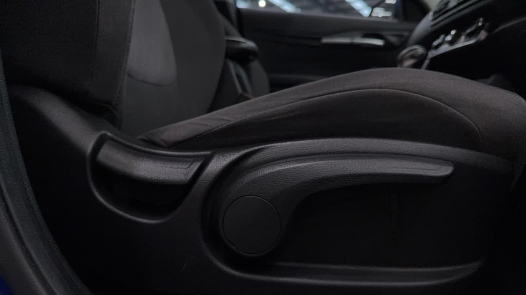 2020 Kia Seltos S (FWD) With Safety Pack, Automatic, 87184 km, Drivers Side Adjustment Panel
