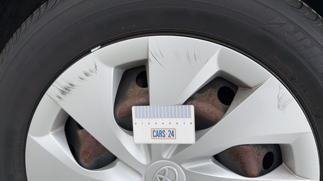 Wheels Hubcap Front LHS Gutter Rash