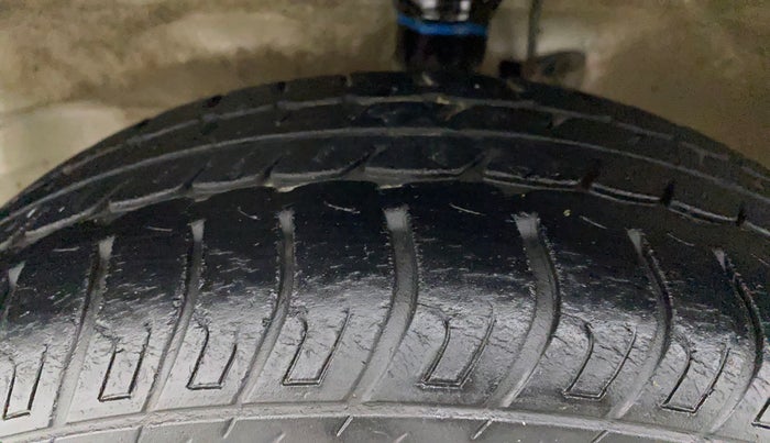 2017 Maruti Wagon R 1.0 VXI, Petrol, Manual, 31,574 km, Left Front Tyre Tread