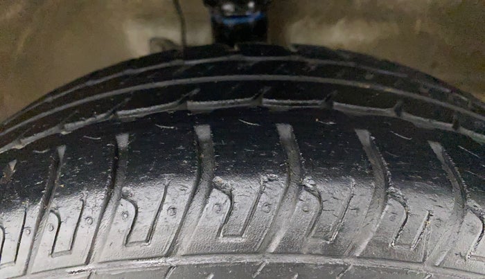2017 Maruti Wagon R 1.0 VXI, Petrol, Manual, 31,574 km, Right Front Tyre Tread
