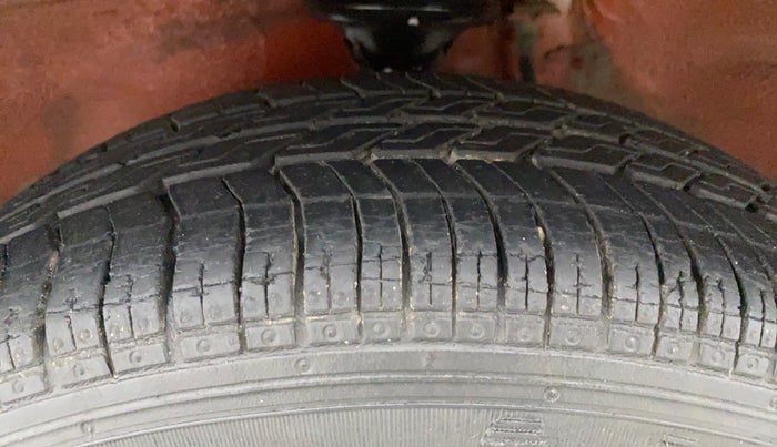 2010 Maruti Alto K10 LXI P, Petrol, Manual, 52,162 km, Left Front Tyre Tread