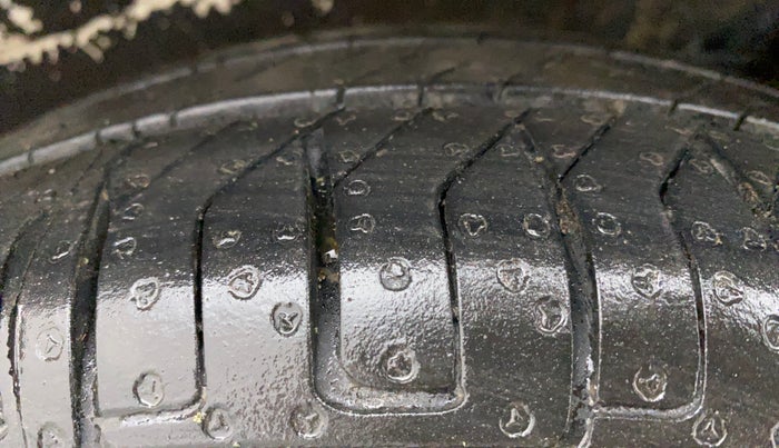 2014 Maruti Wagon R Stingray VXI, Petrol, Manual, 29,853 km, Left Rear Tyre Tread