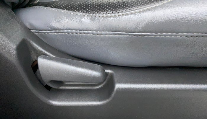 2014 Maruti Wagon R Stingray VXI, Petrol, Manual, 29,853 km, Driver Side Adjustment Panel