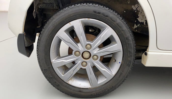 2014 Maruti Wagon R Stingray VXI, Petrol, Manual, 29,853 km, Right Rear Wheel