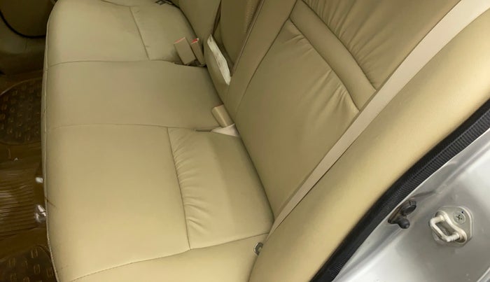 2014 Honda Amaze 1.2L I-VTEC S, Petrol, Manual, 41,700 km, Second-row left seat - Cover slightly stained