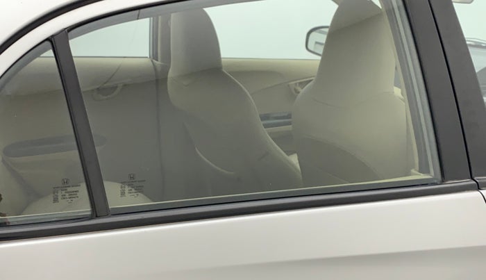 2014 Honda Amaze 1.2L I-VTEC S, Petrol, Manual, 41,700 km, Right rear door - Weather strip has minor damage