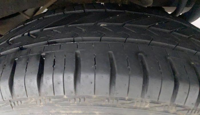 2014 Datsun Go T, Petrol, Manual, 63,789 km, Left Rear Tyre Tread