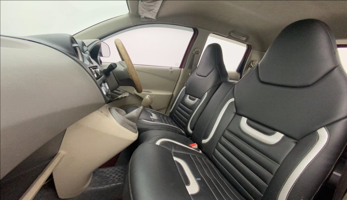 2014 Datsun Go T, Petrol, Manual, 63,789 km, Right Side Front Door Cabin