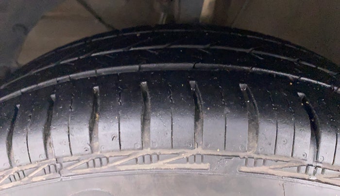 2018 Maruti Dzire VXI, Petrol, Manual, 74,628 km, Left Front Tyre Tread