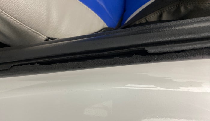2019 Hyundai VENUE 1.0 TURBO GDI SX+ AT, Petrol, Automatic, 31,757 km, Rear left door - Beading has minor damage