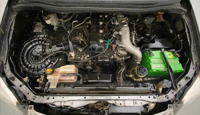 2013 Toyota Innova 2.5 VX 7 STR, Diesel, Manual, 79,391 km, Open Bonet