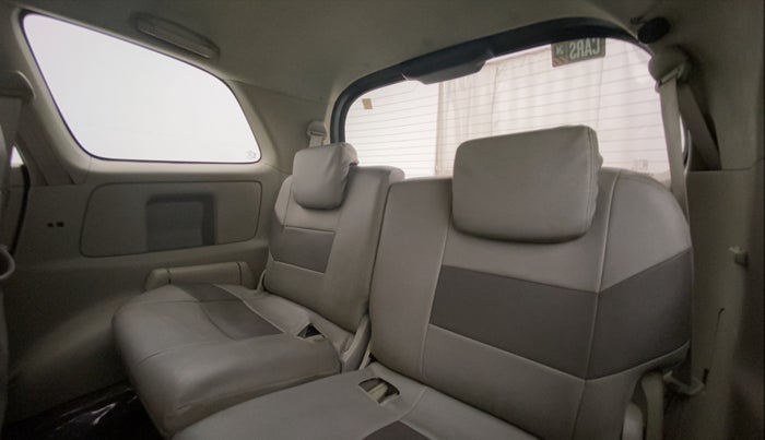 2013 Toyota Innova 2.5 VX 7 STR, Diesel, Manual, 79,391 km, Third Seat Row ( optional )