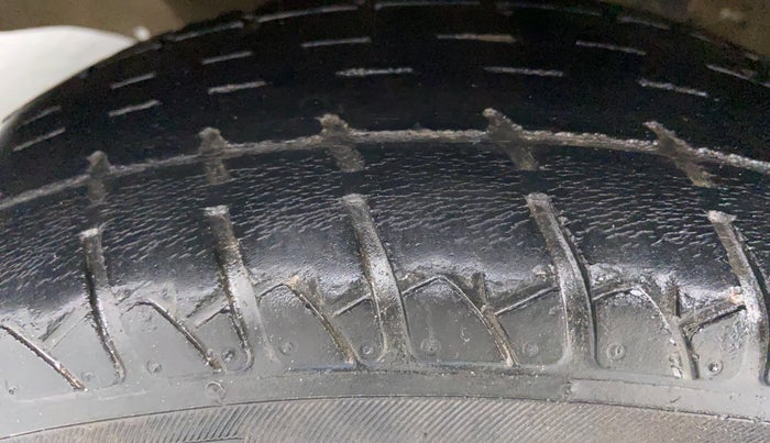2015 Maruti Wagon R 1.0 LXI, Petrol, Manual, 19,890 km, Left Front Tyre Tread