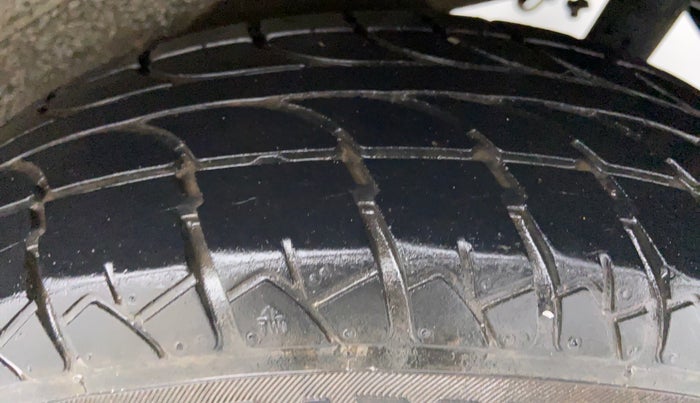 2015 Maruti Wagon R 1.0 LXI, Petrol, Manual, 19,890 km, Left Rear Tyre Tread