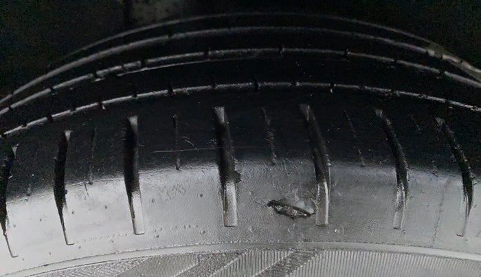 2015 Maruti Baleno ZETA 1.2 K12, Petrol, Manual, 44,251 km, Right Rear Tyre Tread