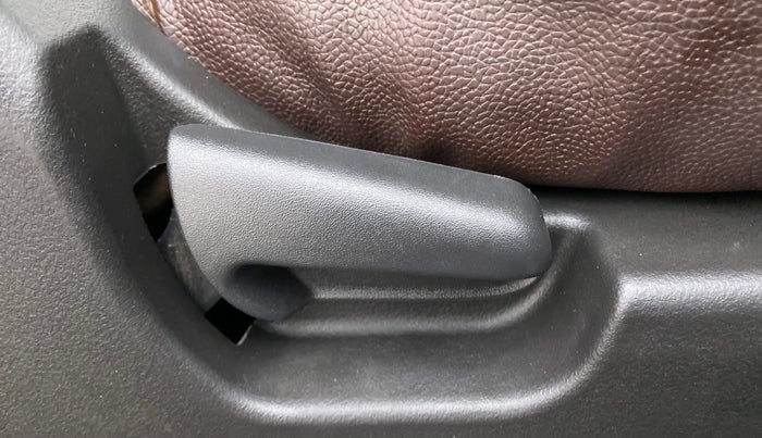 2018 Maruti Wagon R 1.0 LXI CNG, CNG, Manual, 50,257 km, Driver Side Adjustment Panel