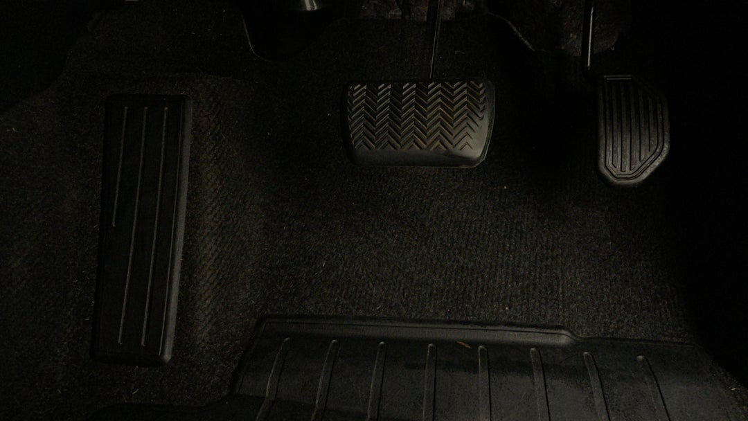 2017 Toyota Corolla Ascent, Automatic, 82899 km, Pedals and Footmat