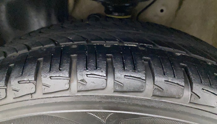 2017 Maruti IGNIS SIGMA 1.2, Petrol, Manual, 51,705 km, Left Front Tyre Tread