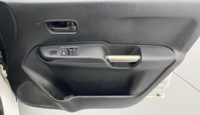 2017 Maruti IGNIS SIGMA 1.2, Petrol, Manual, 51,705 km, Driver Side Door Panels Control