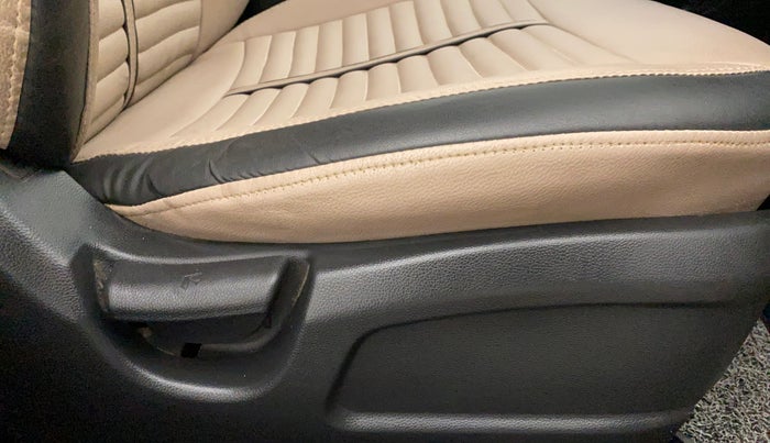 2015 Hyundai Elite i20 MAGNA 1.2, Petrol, Manual, 47,885 km, Driver Side Adjustment Panel
