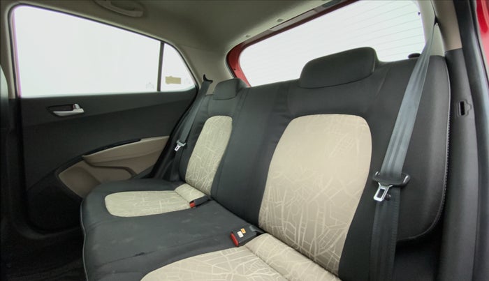 2017 Hyundai Grand i10 Sportz(O) 1.2 MT, Petrol, Manual, 41,492 km, Right Side Rear Door Cabin