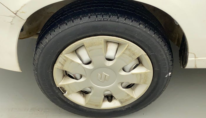 2013 Maruti Alto K10 LXI, Petrol, Manual, 30,711 km, Left front tyre - Minor crack