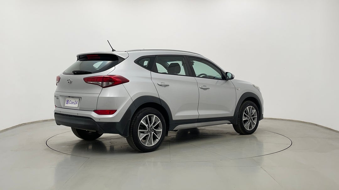 Right Back Diagonal (45- Degree) View