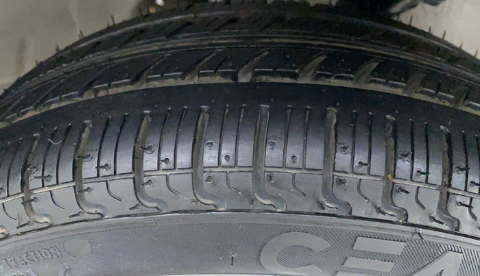 2017 Maruti Alto K10 VXI P, Petrol, Manual, 51,856 km, Right Front Tyre Tread